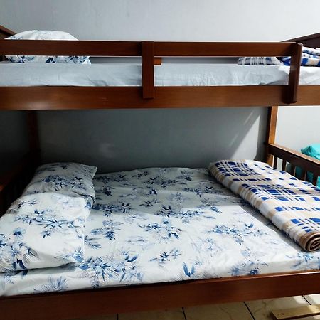 Vitoria Hostel Гуарульос Екстериор снимка