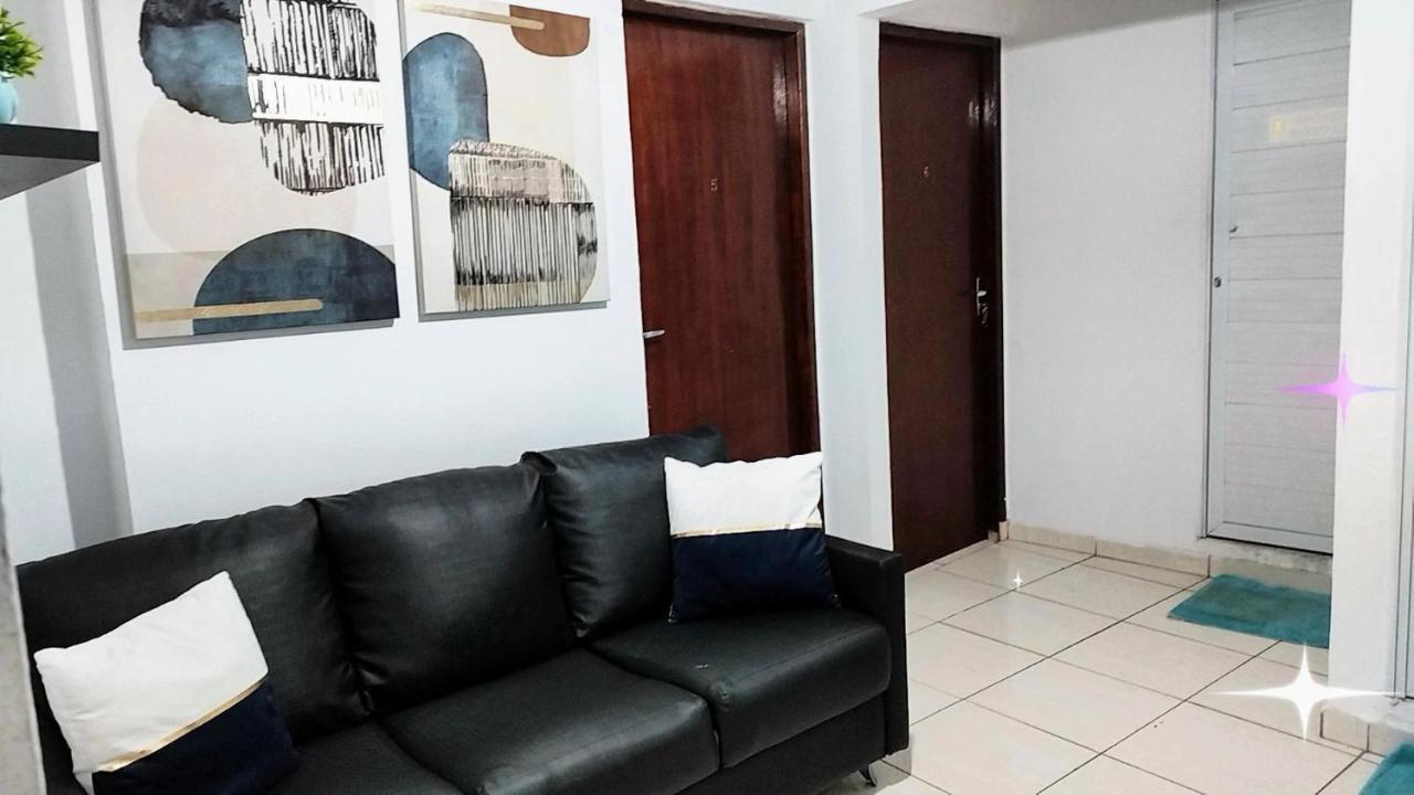 Vitoria Hostel Гуарульос Екстериор снимка