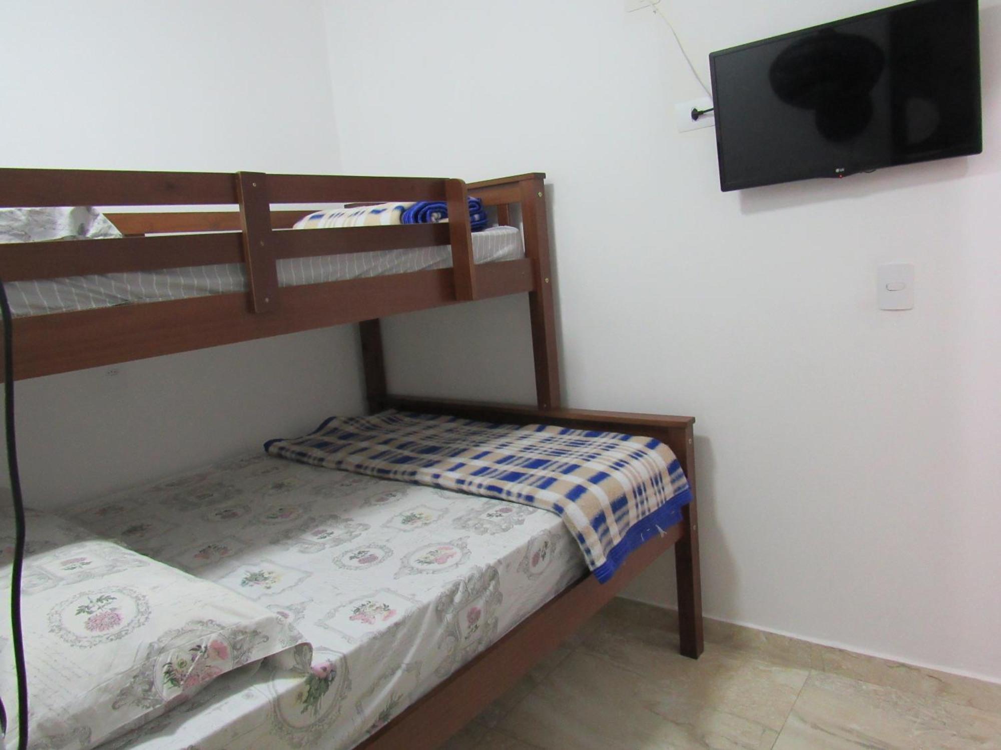 Vitoria Hostel Гуарульос Екстериор снимка