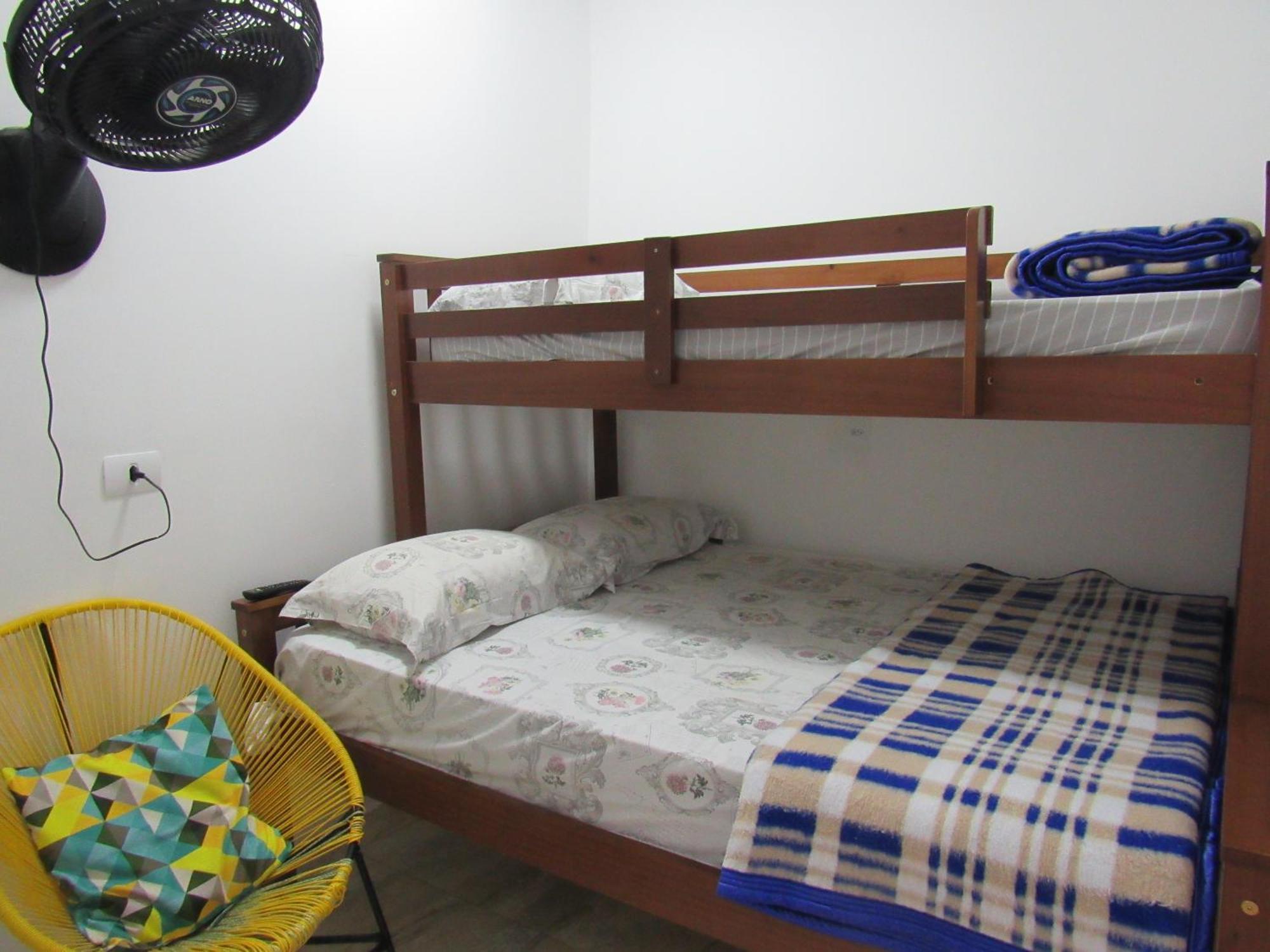 Vitoria Hostel Гуарульос Екстериор снимка