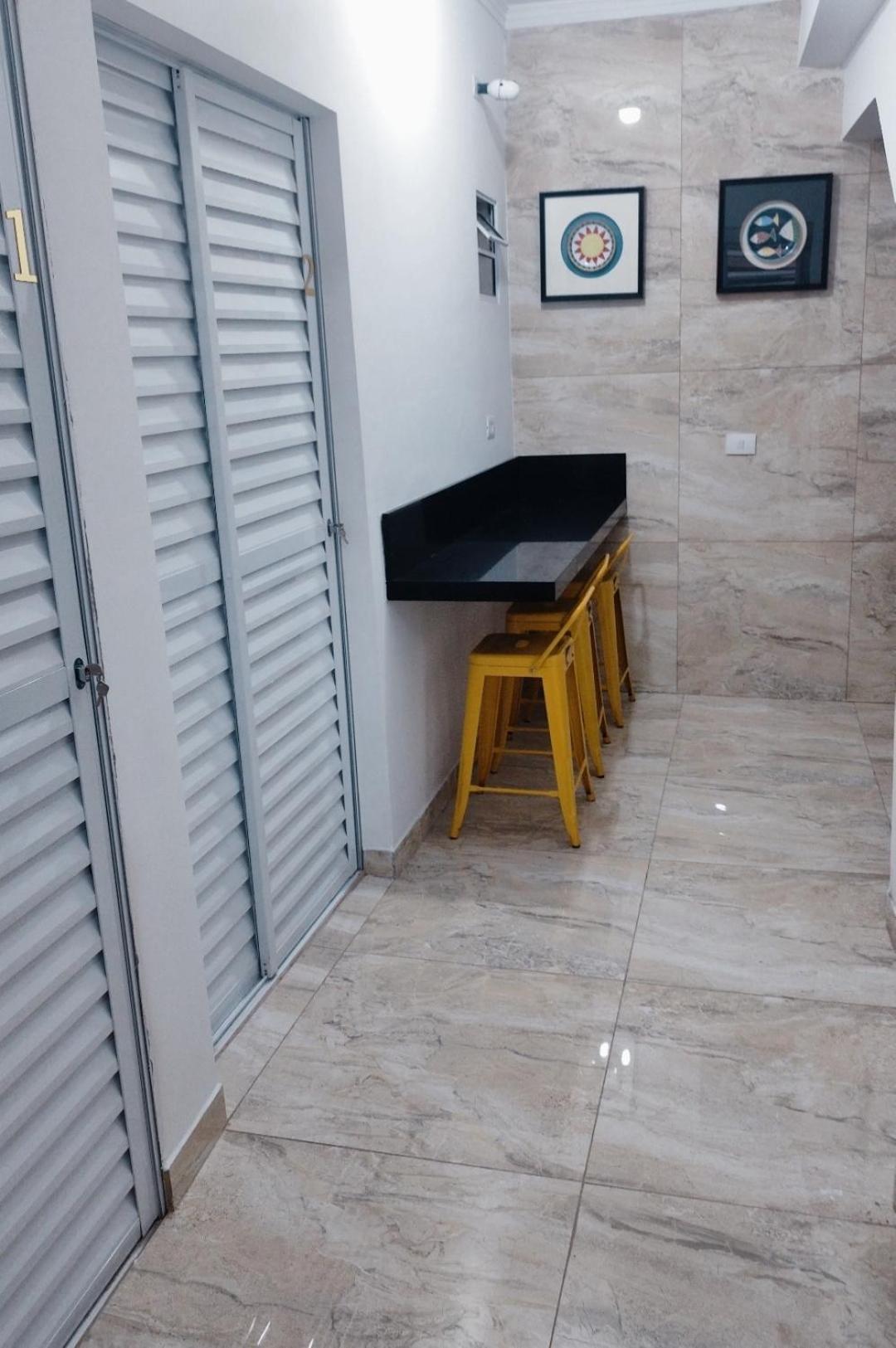 Vitoria Hostel Гуарульос Екстериор снимка