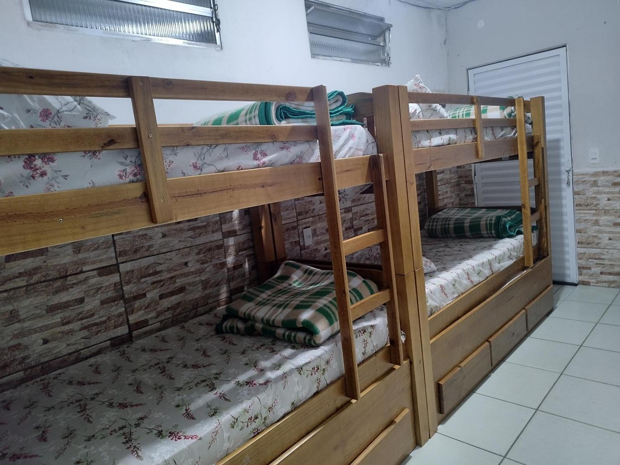 Vitoria Hostel Гуарульос Екстериор снимка