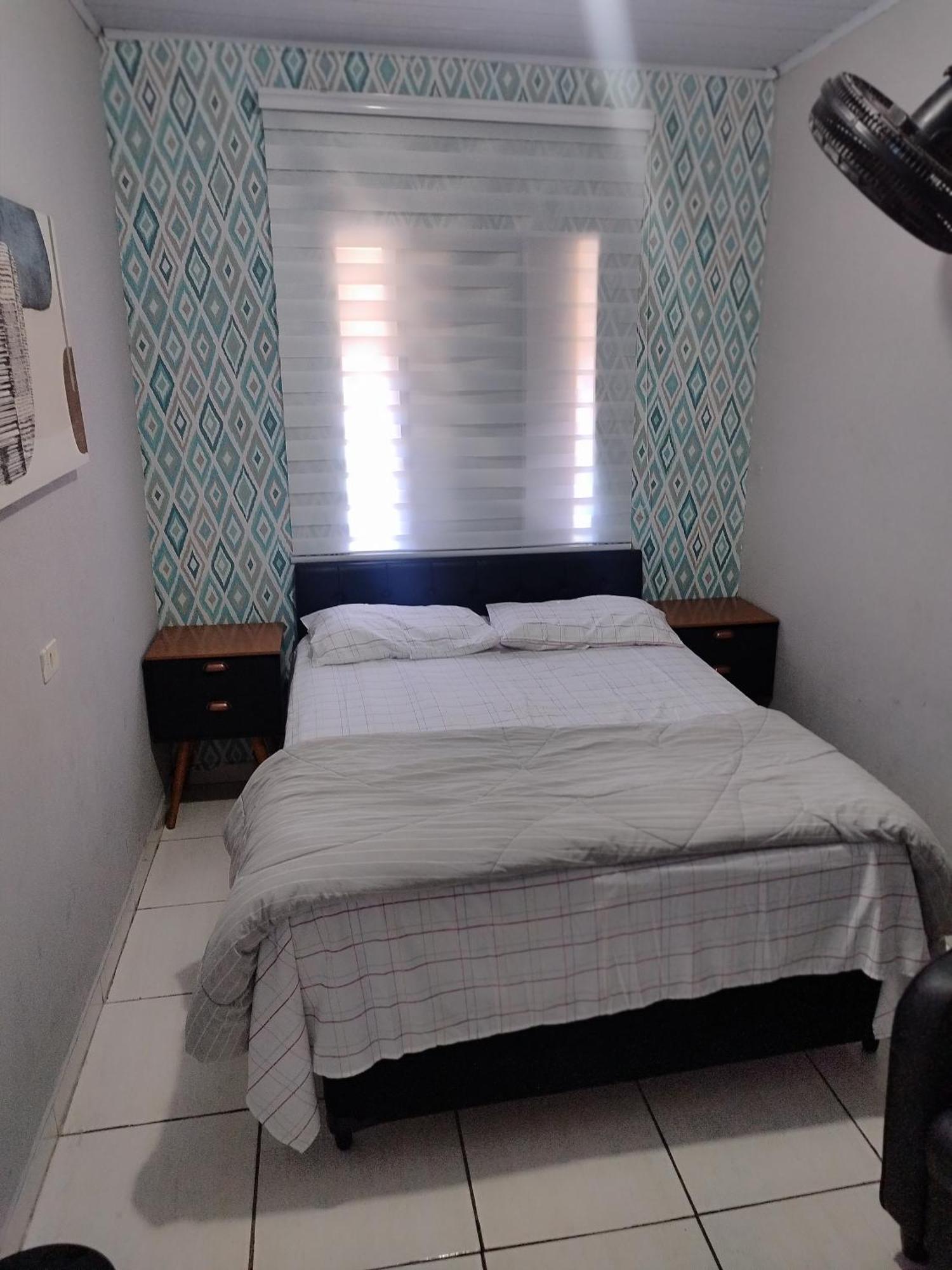 Vitoria Hostel Гуарульос Екстериор снимка